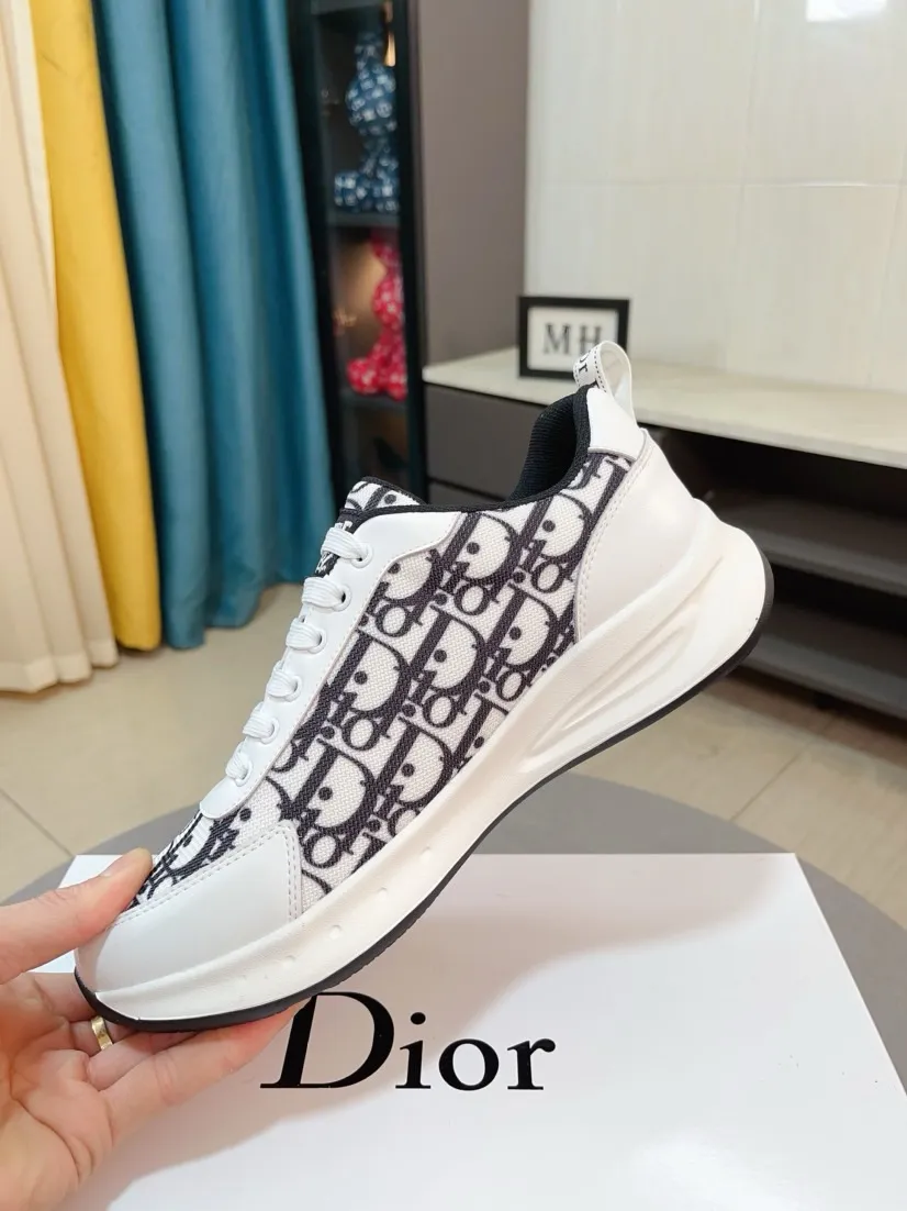 Men's men's shoes 💰440🌹🌹【Dior】Best-selling official website world premiere🔝High-end men's shoes brand official website latest series: The upper is made of imported cowhide with specially designed fabrics➕Mesh breathable lining. Make walking more convenient and comfortable! Compared with the official quality, Midea’s 1:1 replica. Create a fashionable personality to set off your uniqueness! A must-have for trendy men! Classic style. Men's sizes: 38-44.